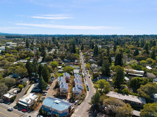 471 Florence Ave, Sebastopol, CA 95472