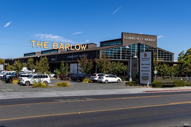 471 Florence Ave, Sebastopol, CA 95472