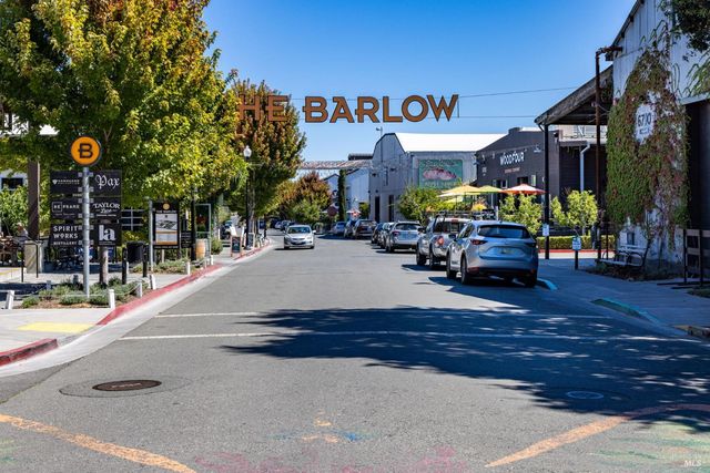 471 Florence Ave, Sebastopol, CA 95472