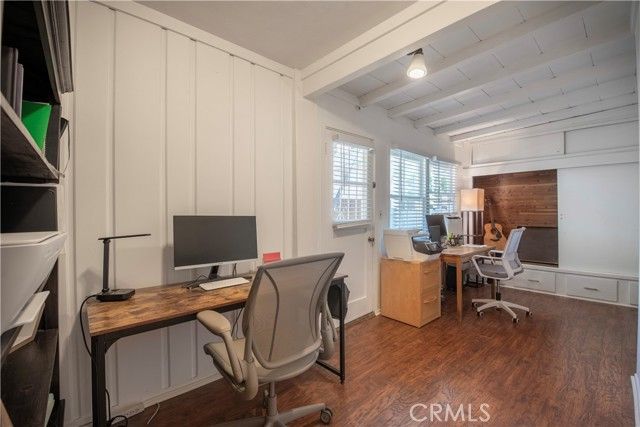 1551 N Beverly Glen Boulevard, Los Angeles, CA 90077