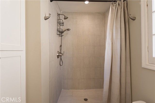 1551 N Beverly Glen Boulevard, Los Angeles, CA 90077