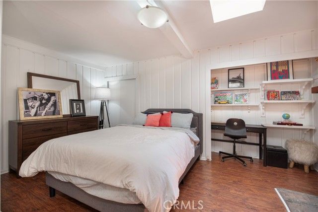 1551 N Beverly Glen Boulevard, Los Angeles, CA 90077