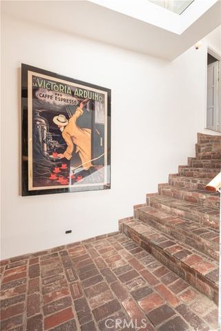 1551 N Beverly Glen Boulevard, Los Angeles, CA 90077