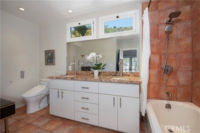 1551 N Beverly Glen Boulevard, Los Angeles, CA 90077