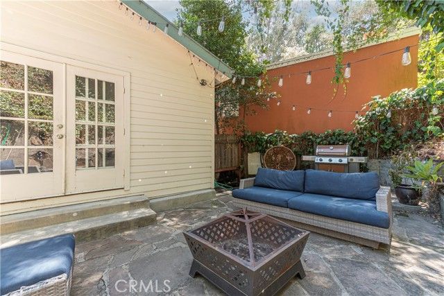 1551 N Beverly Glen Boulevard, Los Angeles, CA 90077