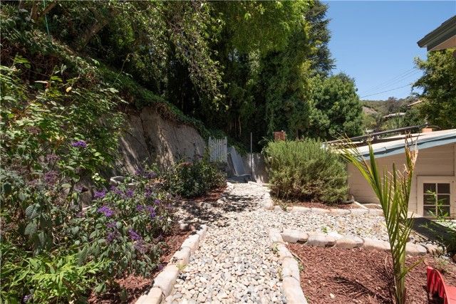 1551 N Beverly Glen Boulevard, Los Angeles, CA 90077