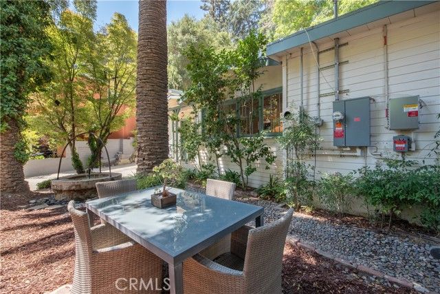 1551 N Beverly Glen Boulevard, Los Angeles, CA 90077