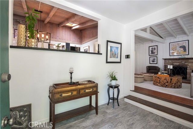 1551 N Beverly Glen Boulevard, Los Angeles, CA 90077