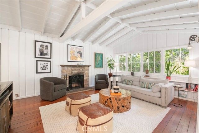 1551 N Beverly Glen Boulevard, Los Angeles, CA 90077