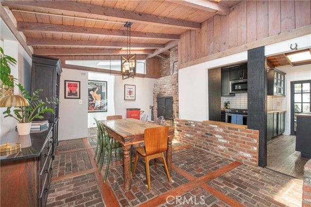 1551 N Beverly Glen Boulevard, Los Angeles, CA 90077