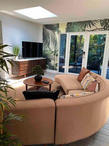 424 NE 28th Dr, Wilton Manors, FL 33334