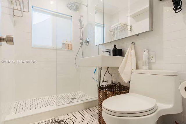 424 NE 28th Dr, Wilton Manors, FL 33334