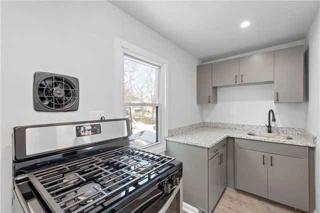 656 DOW AVENUE, Carnegie, PA 15106