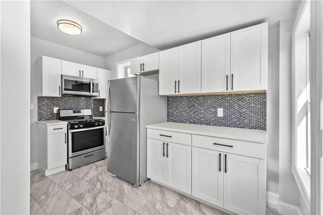 656 DOW AVENUE, Carnegie, PA 15106