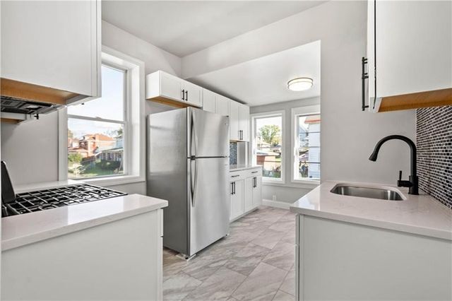 656 DOW AVENUE, Carnegie, PA 15106