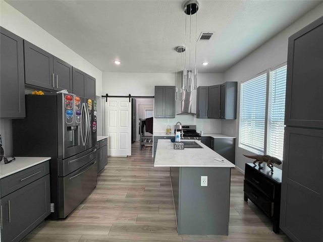 2400 Burkett Street, Houston, TX 77004