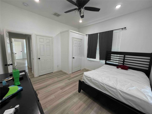 2400 Burkett Street, Houston, TX 77004