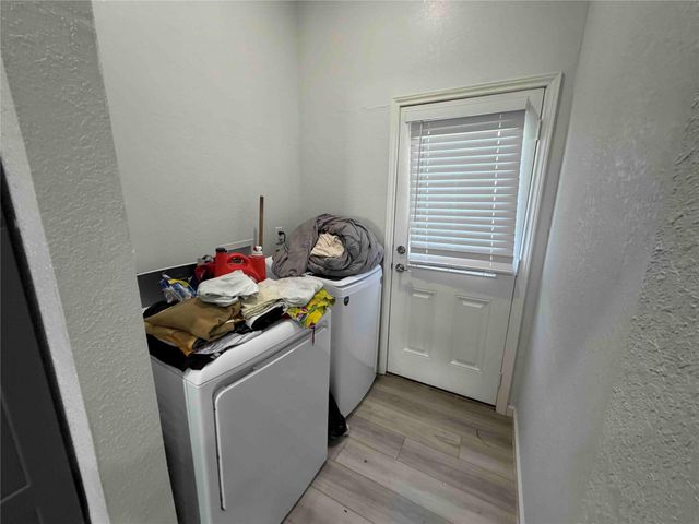 2400 Burkett Street, Houston, TX 77004