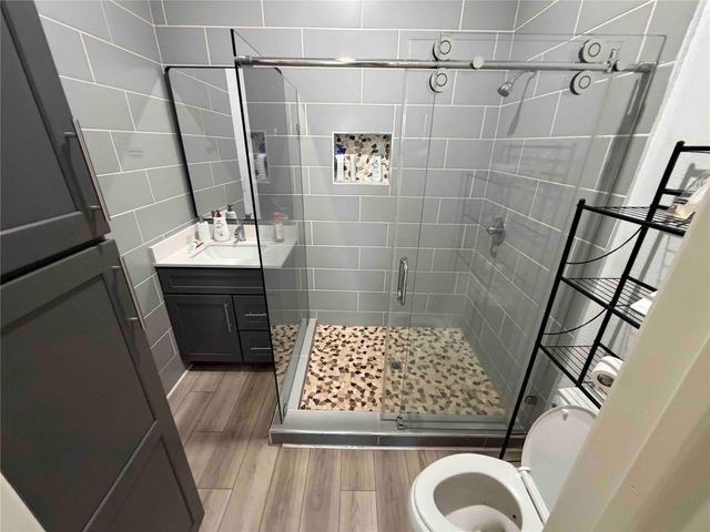 2400 Burkett Street, Houston, TX 77004