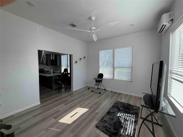 2400 Burkett Street, Houston, TX 77004