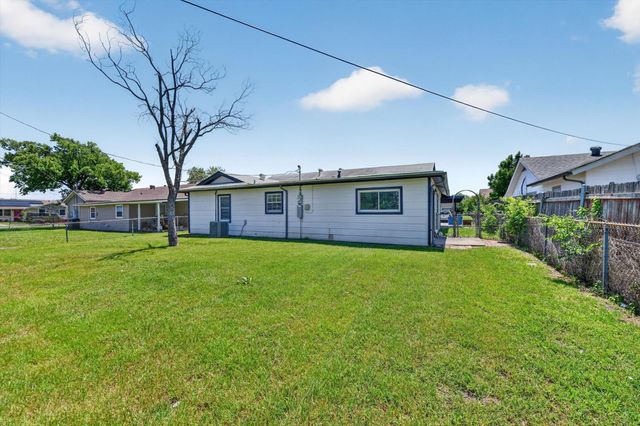 1769 Fagan Drive, Blue Mound, TX 76131