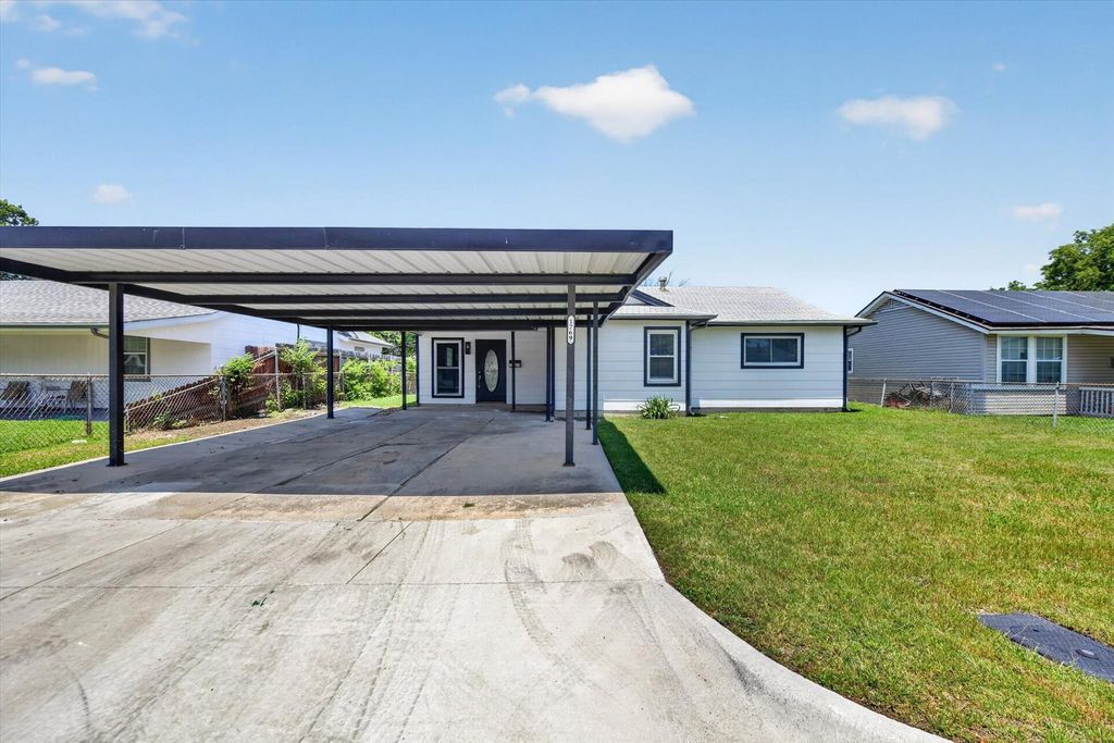 1769 Fagan Drive, Blue Mound, TX 76131