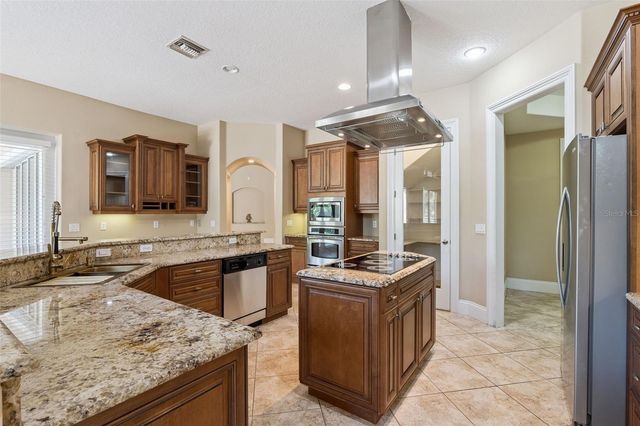 1303 LAVANHAM COURT, Apopka, FL 32712