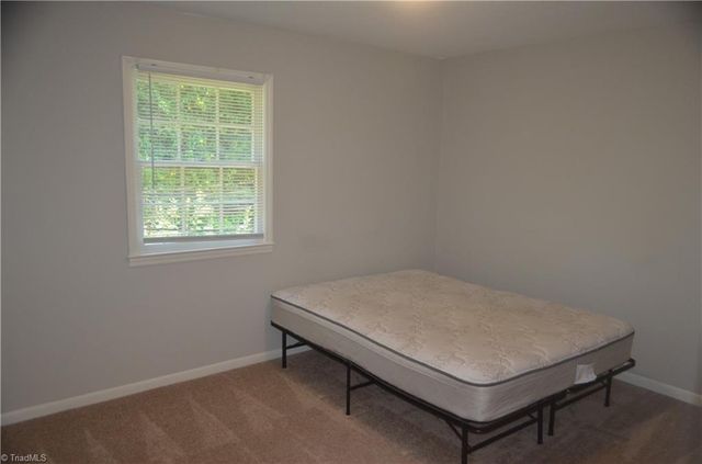 323 Old Vineyard Road, Winston-salem, NC 27104