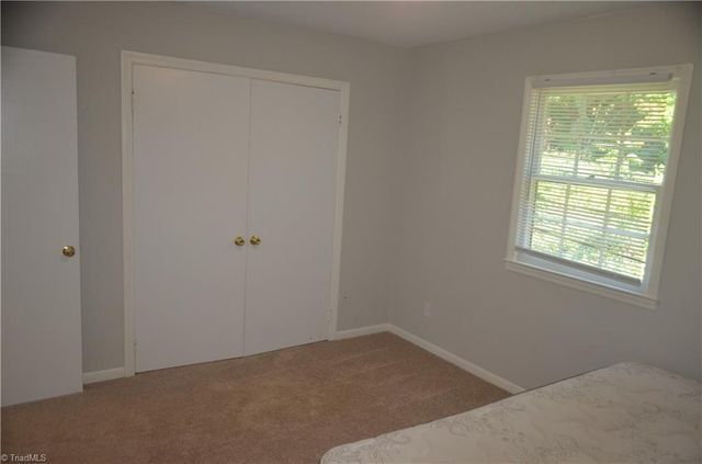 323 Old Vineyard Road, Winston-salem, NC 27104