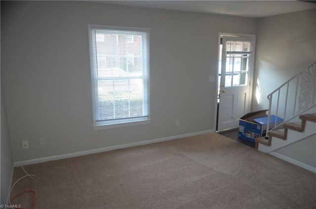 323 Old Vineyard Road, Winston-salem, NC 27104