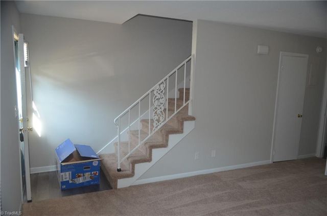 323 Old Vineyard Road, Winston-salem, NC 27104