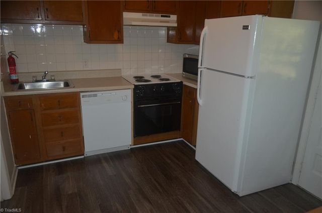 323 Old Vineyard Road, Winston-salem, NC 27104