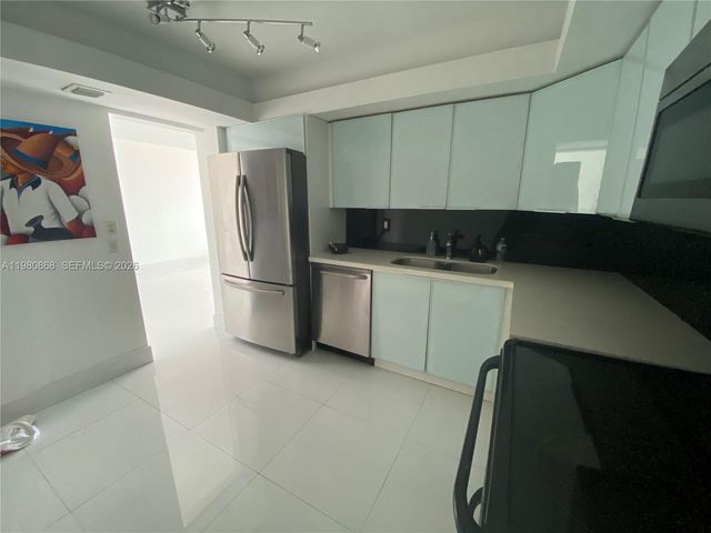 2780 NE 183rd St 909, Aventura, FL 33160