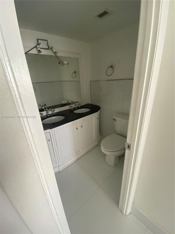 2780 NE 183rd St 909, Aventura, FL 33160