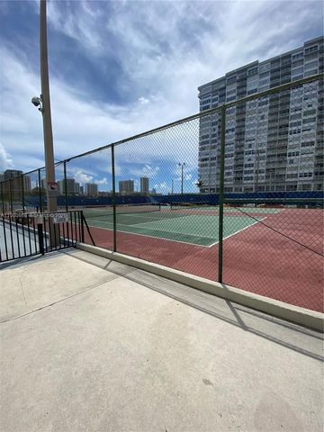 2780 NE 183rd St 909, Aventura, FL 33160