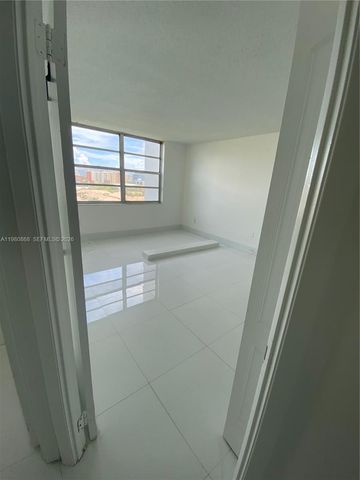 2780 NE 183rd St 909, Aventura, FL 33160