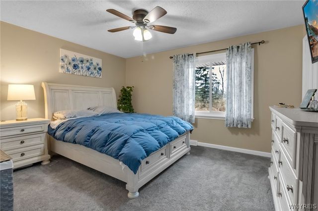 4862 Meadow Lane, Hamburg, NY 14075