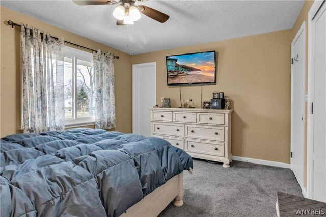 4862 Meadow Lane, Hamburg, NY 14075