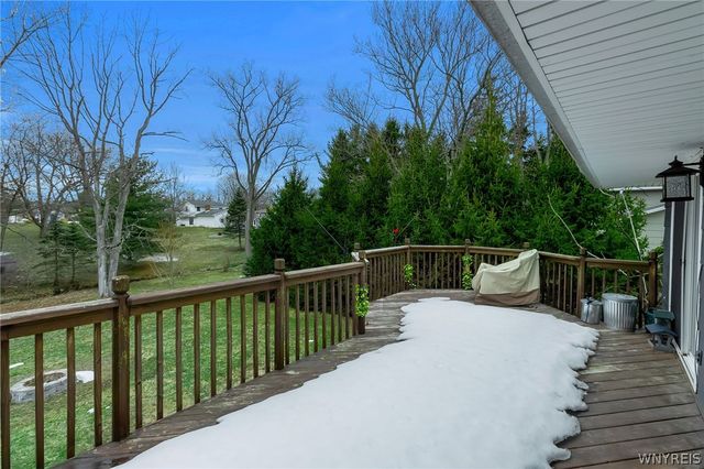 4862 Meadow Lane, Hamburg, NY 14075