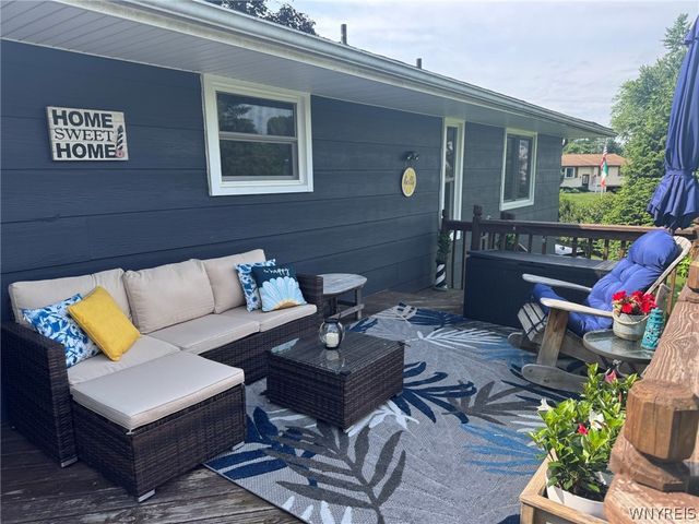 4862 Meadow Lane, Hamburg, NY 14075