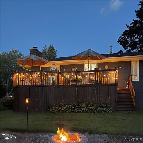 4862 Meadow Lane, Hamburg, NY 14075