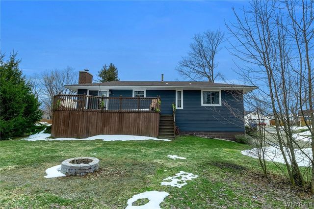 4862 Meadow Lane, Hamburg, NY 14075