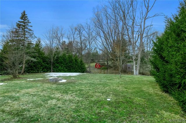 4862 Meadow Lane, Hamburg, NY 14075