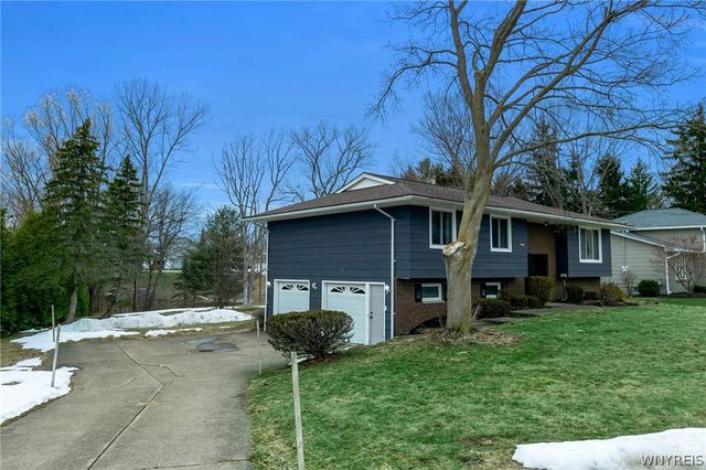 4862 Meadow Lane, Hamburg, NY 14075