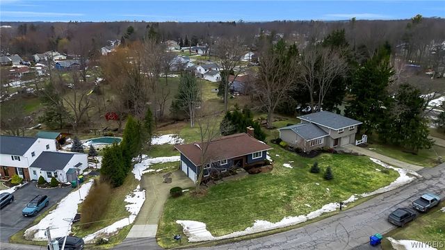 4862 Meadow Lane, Hamburg, NY 14075