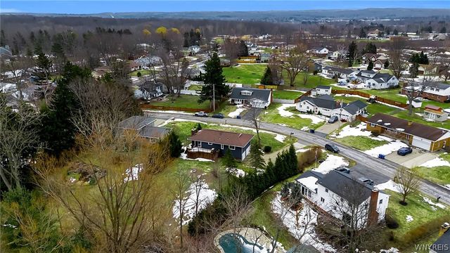 4862 Meadow Lane, Hamburg, NY 14075