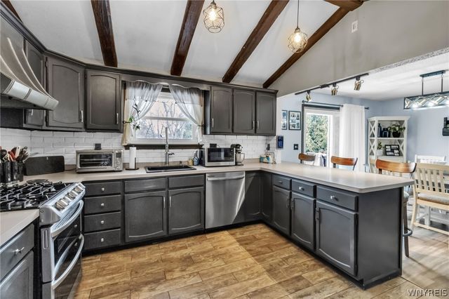 4862 Meadow Lane, Hamburg, NY 14075