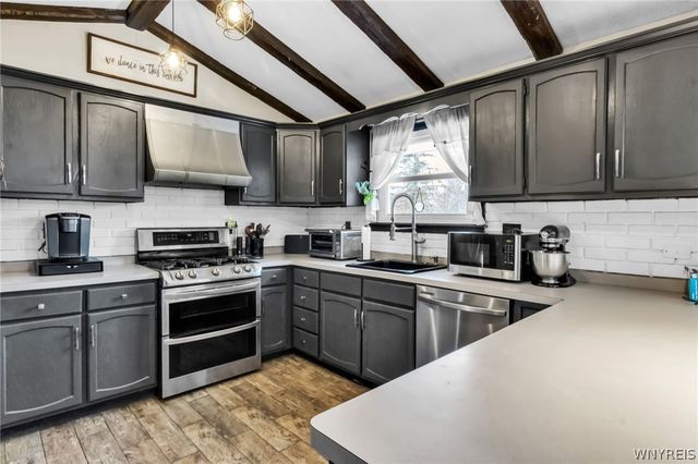 4862 Meadow Lane, Hamburg, NY 14075