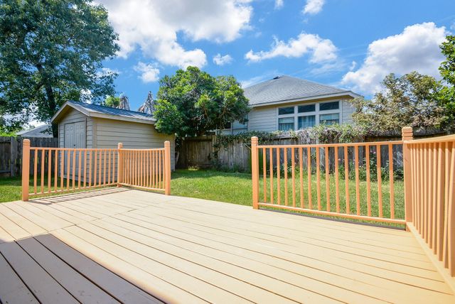 13027 Sweetgum Shores Drive, Houston, TX 77044