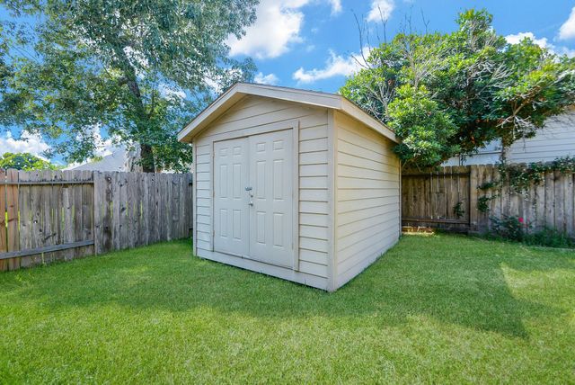 13027 Sweetgum Shores Drive, Houston, TX 77044